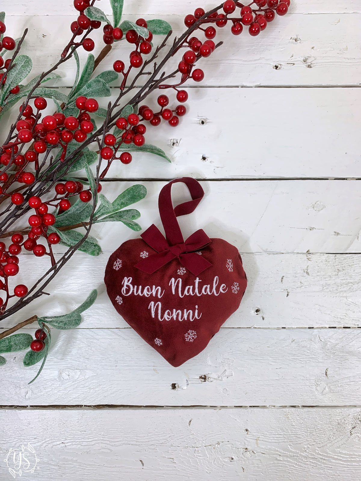 Cuore imbottito in velluto - Buon Natale nonni + nome e disegno cuore pieno con fiocchi di neve sparsi