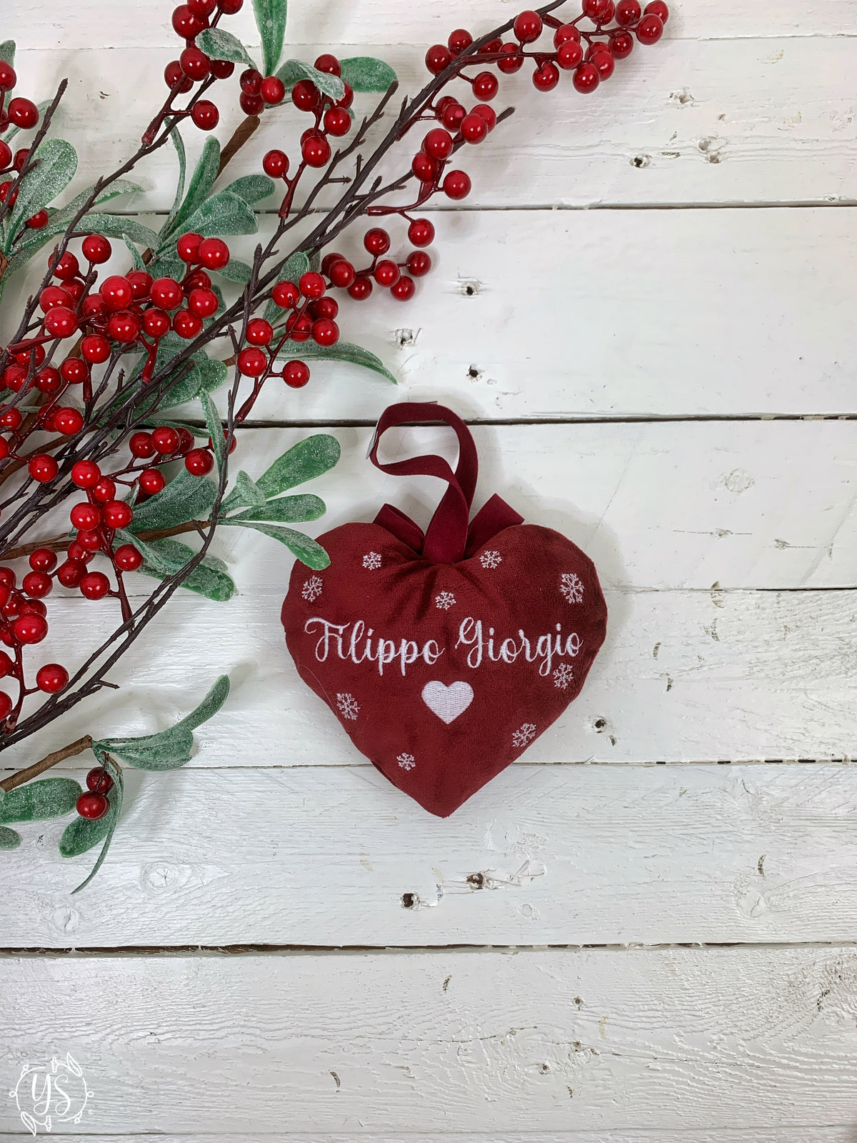 Cuore imbottito in velluto - Buon Natale nonni + nome e disegno cuore pieno con fiocchi di neve sparsi