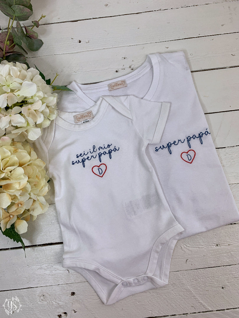 T-shirt uomo - Super papà + cuore + iniziale nel cuore