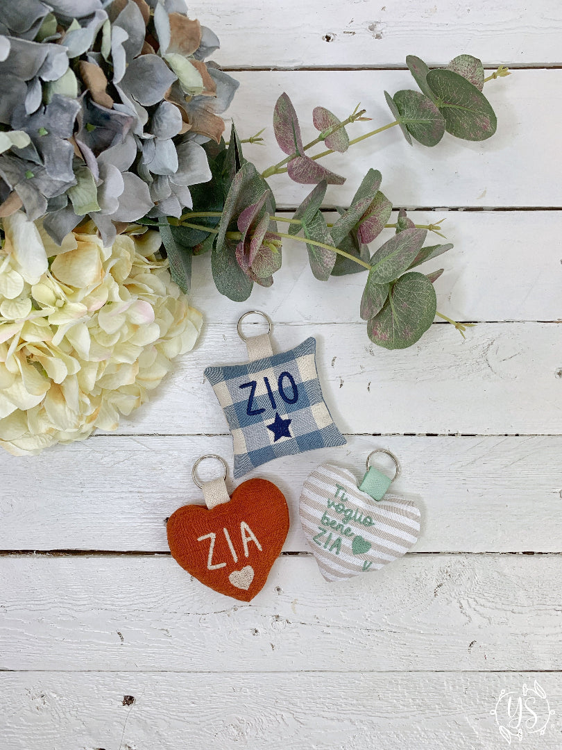 Idea regalo zii zio zia portachiave ricamo personalizzato