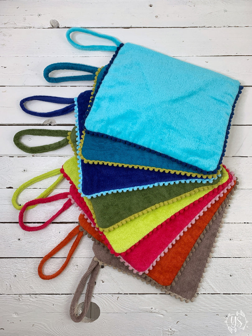 Pochette colorate spiaggia ricamate personalizzate