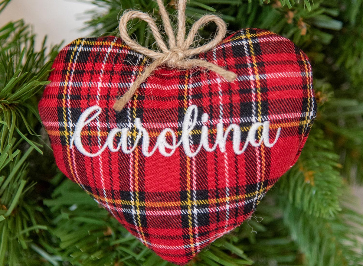 Cuore imbottito in tartan con nastro in spago naturale - Nome